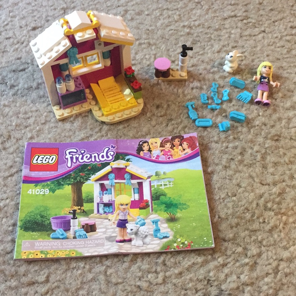 Lego Friends Stephanie’s New Born Lamb